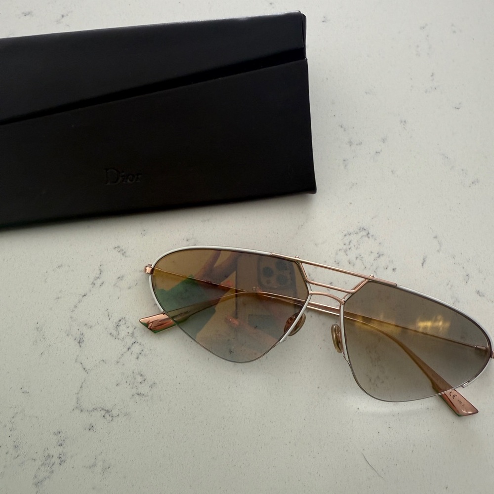 Dior Rose Gold Aviator Sunglasses - Picture 4 of 6